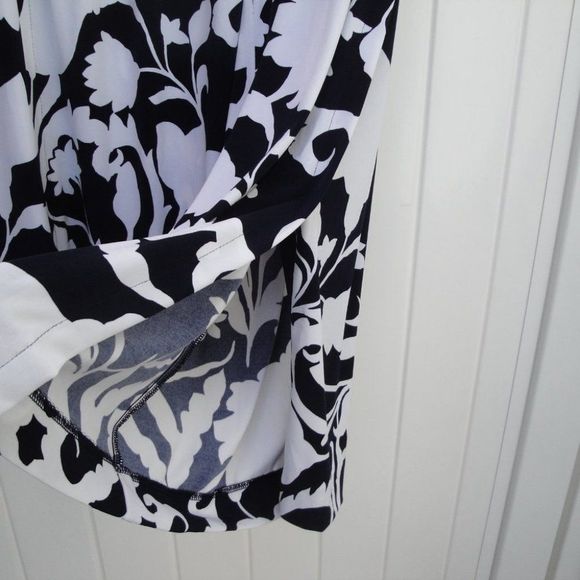 Chico's Womens Pants Cropped Size Large Navy-White Print Florida Style Preppy - Picture 3 of 5